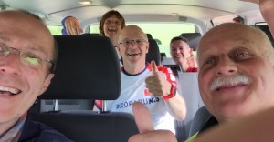 De stemming in het Roparun volgbusje is opperbest bij etappe 3