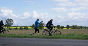 Ergens onderweg tijdens Roparun 2016, recht zo die gaat.